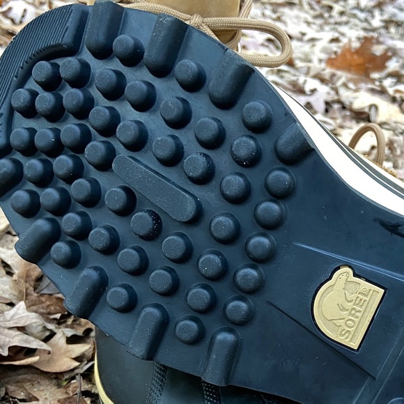 SOREL Caribou. Woman’s Size:10 water proof boot! - Picture 12 of 12
